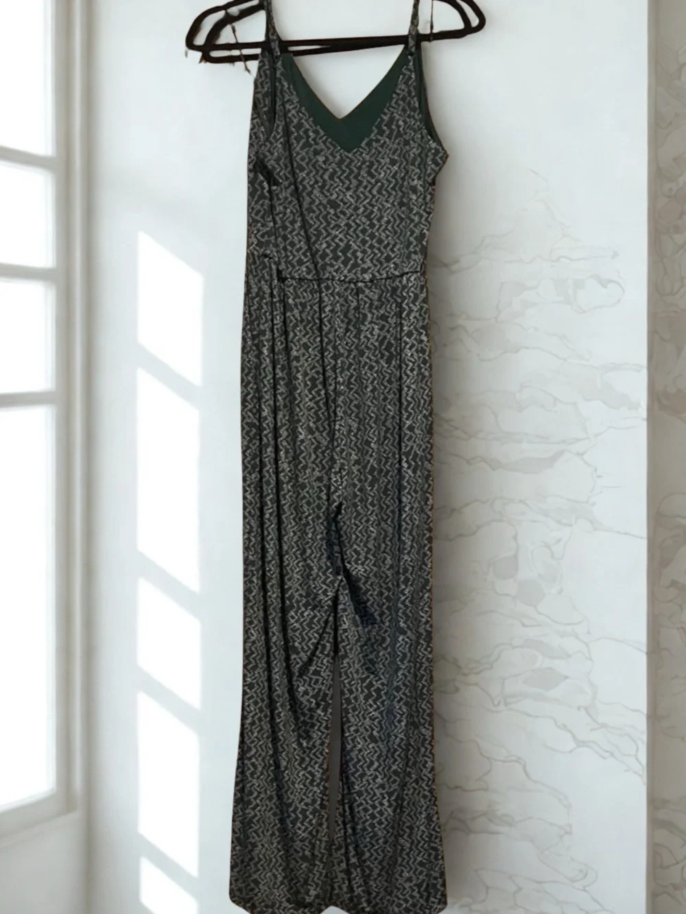 Kaileigh Black Green Wide Leg Jumpsuit Medium Boho Flowy Sleeveless Pockets - Picture 3 of 6
